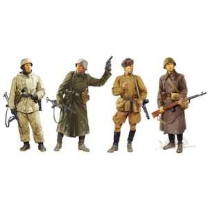    Dragon Models 1/35 Ostfront Winter Combatants 1942 43 Toys & Games