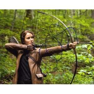 Jennifer Lawrence Shooting Bow + Arrow + Hunger Games Katniss Awesome 