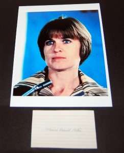 MARINA OSWALD PORTER (WIDOW OF LEE HARVEY) SIGNED CARD AND NICE PRINT 