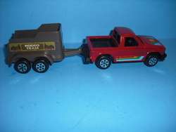 TOOTSIETOY RED CHEVY S 10 & BROWN RODEO TEAM TRAILER  