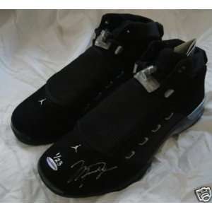  Michael Jordan Signed Jordan 17s Shoes Uda Le 1/23 
