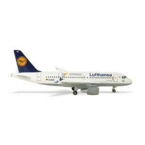  Wings Lufthansa A319 1/500 Lu & Cosmo Model Airplane Toys & Games