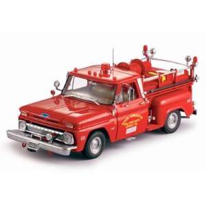  Sun Star 1/18 65 Chevrolet C 20 Fire Truck Toys & Games