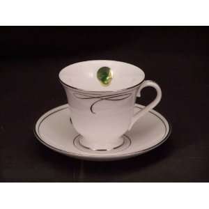  Waterford China Ballet Ribbon Cups & Saucers Kitchen 