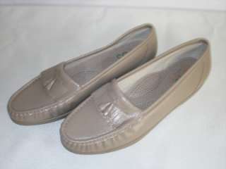 SAS Leather Tassel Comfort Loafers Walking Womens Shoes Beige Size 11 