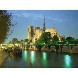  Notre Dame on the Siene River, Paris, France, Europe 