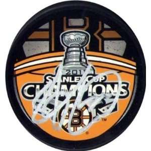 Autographed Shawn Thornton Puck   Stanley Cup Champions   Autographed 