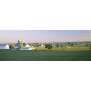 Farmhouse in a Field, Amish Farms, Lancaster County, Pennsylvania, USA 