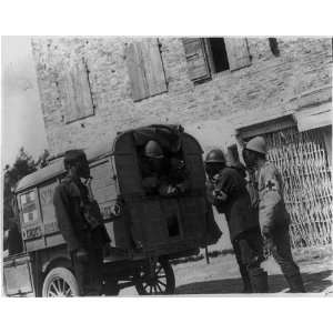   Front,Italy,WWI,Ambulance,Piave,American Red Cross personnel,gas maks