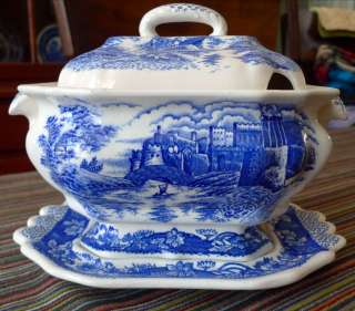 Old Blue Willow Style Soup Tureen   Made in Japan   Nice crazing 