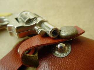 Toy Gun w/Holster Beautiful Vintage Keychain miniature Toy Revolver 