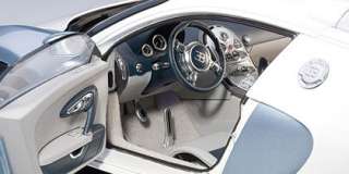 Bugatti EB 16.4 Veyron Pearl / Ice Blue 118 AutoArt  