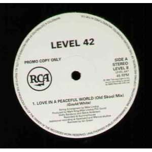  LEVEL 42   LOVE IN A PEACEFUL WORLD   12 VINYL LEVEL 42 Music