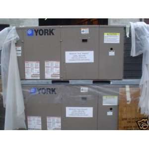  York 5 Ton Roof Top Pkg Unit Gas Heat 208/230 V 3 PH