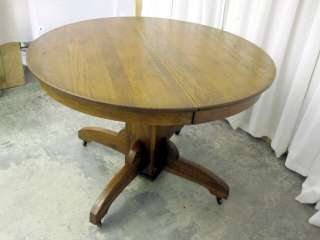 Antique Round Top Pedestal Table in Dark Oak Great Condition Country 