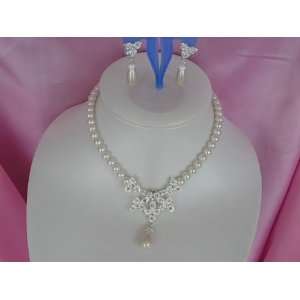  Fresh Water Pearl Necklace and Earring