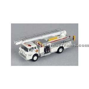   to Roll Ford C Cabover Telesqurt Truck   Rescue Co. #33 Toys & Games