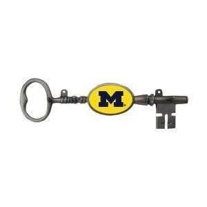  Michigan Wolverines Logo Key Hook   NCAA College Athletics 