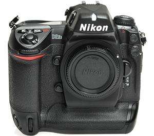 Nikon D2Xs Digital SLR 12.4 MP Camera Body USA Warranty 018208911806 