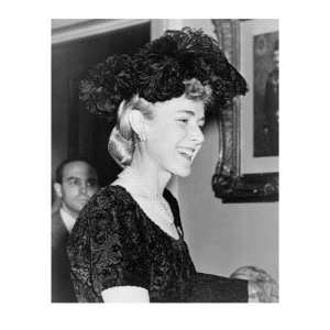  Clare Boothe Luce in 1939, the Year of the Anti Nazi Play 