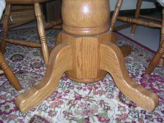 Vtg Oak 48 Round Amish Pedestal Dining Kitchen Table+4 Carved Chairs 