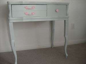 Shabby Chic Furniture Paint/Chalk/Stressed Tique  