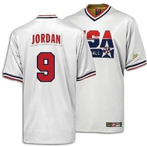   Jordan, Michael  Basketball  Mens  White )