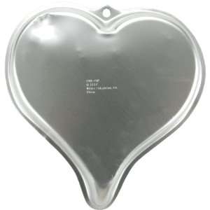  New   Performance Sweetheart Cake Pan 10 1/4x11x2 by 