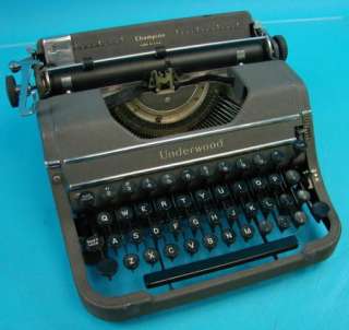 Underwood Champion Portable Manual Typewriter+Carry Case Office 