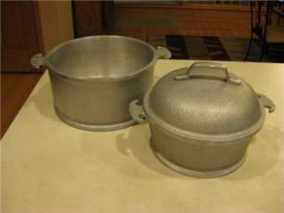  SERVICE 3 QT. AND 1 1/2 QT. COOKWARE POT WITH 1 LID VINTAGE VERY NICE