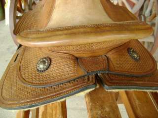 CLASSIC DESIGN VINTAGE USED 15 WESTERN TRAIL SADDLE GREAT CONDITION 