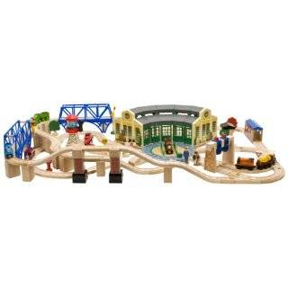 Thomas & Friends Wooden Railway   Tidmouth Sheds Deluxe Set